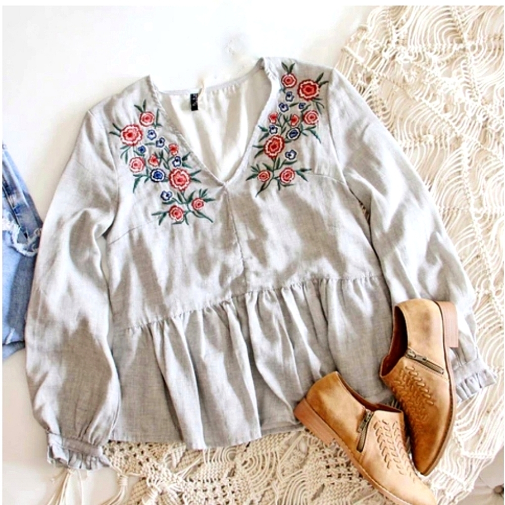 Zara Gray Embroidered Floral V-Neck Peplum Top S